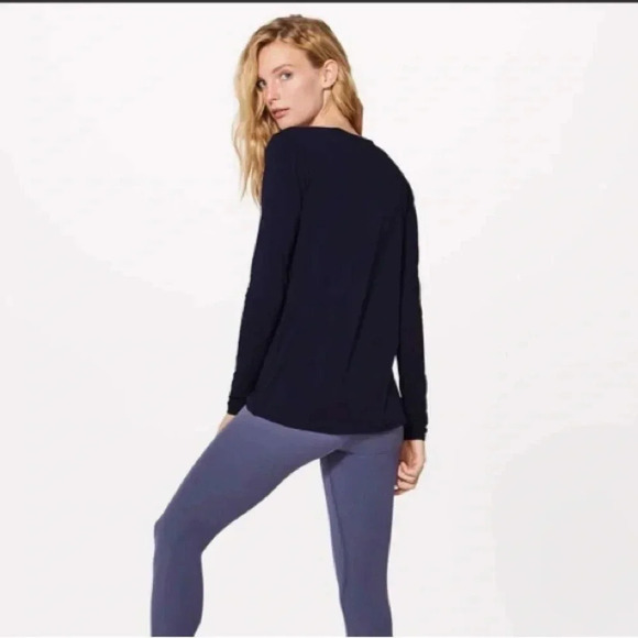 Lululemon 2 Knot A Problem Long Sleeve Shirt in Purple Aeon - Picture 3 of 11